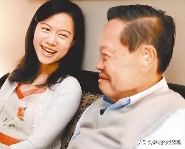 生日才过完17天，103岁杨振宁辞世，生前在翁帆庆生照里开怀大笑