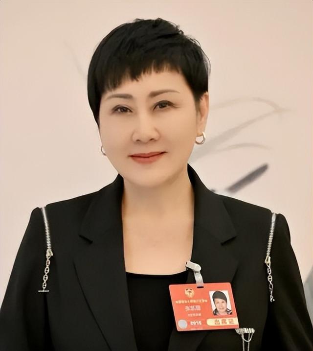 贪财又好色！德不配位的几位老艺术家，诠释了人前一套，背后一套