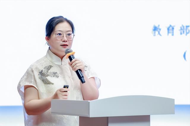 人工智能“职教百强”院校长走进华为，共探职教数智化转型新路径