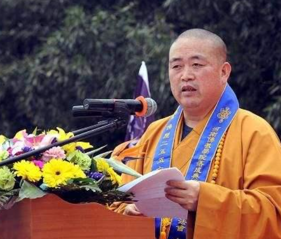 一天仨瓜！释永信被批捕、王大陆认罪、贾乃亮被控卖假货，太意外