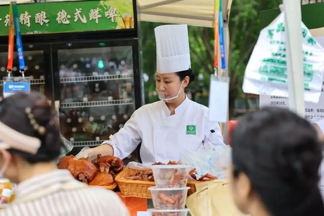 长春新民大街持续火爆！步步吸睛！盛况直击→