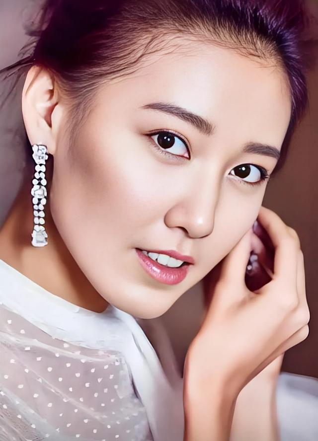 18位来自北京的女艺人，每一位都才貌俱全	，你最欣赏哪一位？