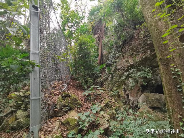 寻找一个最为艰难的躲匪洞，我难到达，土匪也难以到达