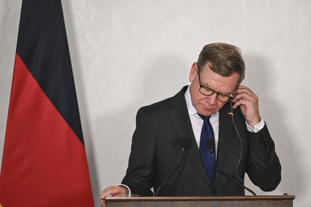 看来是真急了，德国请求中国给予出口豁免，外长亲自打电话给中方