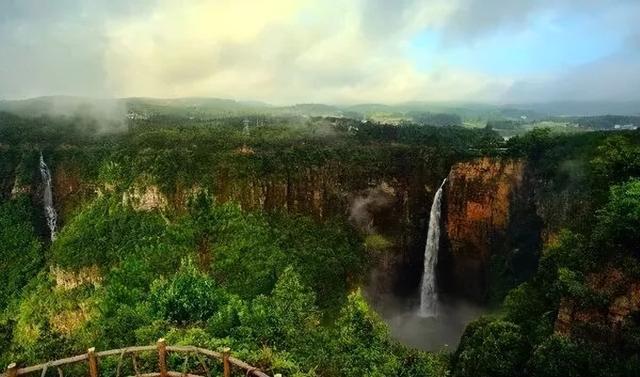 韶关晚秋“神仙景致”：云海、奇峰、秋叶奏响绝美“三重奏”！