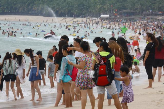 新加坡总统，中国不要自给自足，海南封关将会砸了新加坡的铁饭碗