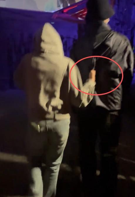 关系藏不住了？全红婵被王俊凯保镖一路护送，原来真相早有预兆