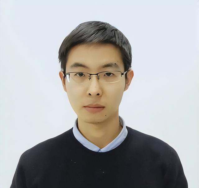 宇树机器人“撞人逃逸”火到国外，创始人回应：下次不遥控了