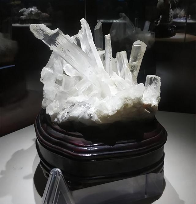 毛主席遗体防腐每年花费引质疑，徐静揭秘：天价护理费说法是谣传