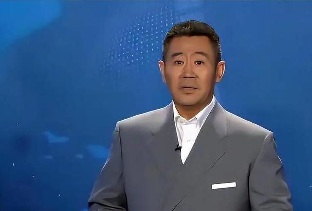 退休6个月还没享福就去世，一辈子无儿无女，他比罗京更令人惋惜