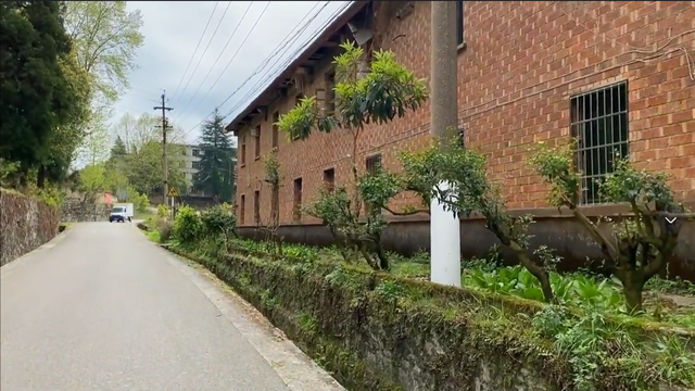 贵州即将消失的三线厂，昔日生活富足幸福满满，如今重组只剩老人