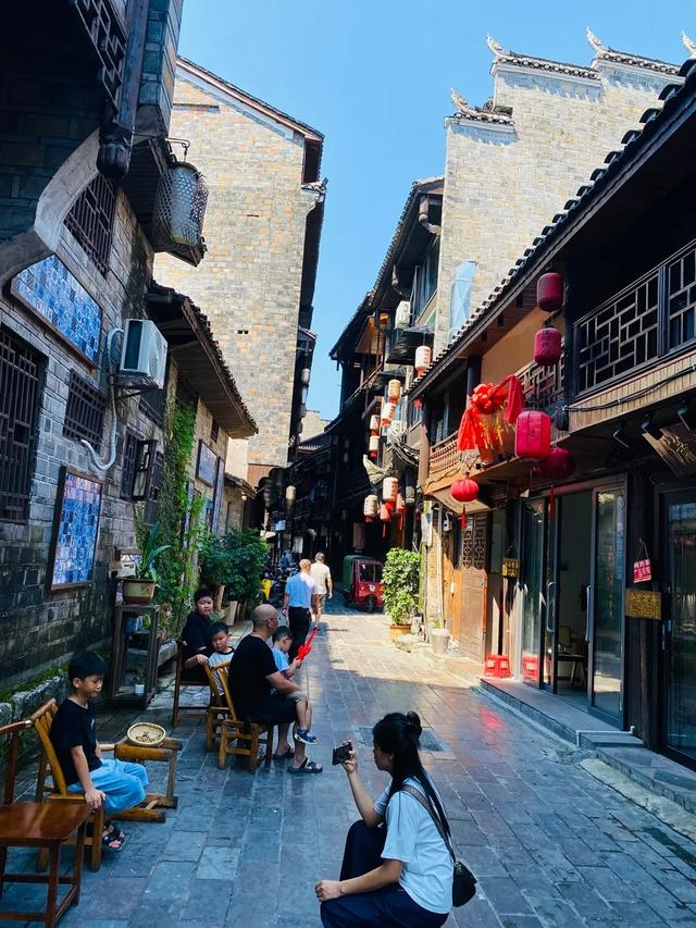 边城印象：一口吃三省 三地闻鸡鸣！