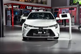 每天了解一款车型-丰田雷凌，马路三大妈之一的雷凌值得入手吗？图片