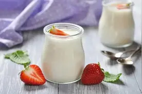 买酸奶，无论什么牌子，只要奶瓶上有“这行字”，全是勾兑酸奶图片