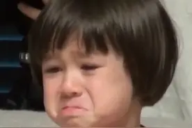 男孩子永远不会共情母亲，最终会变成他爸爸那样，思维也会一样。图片