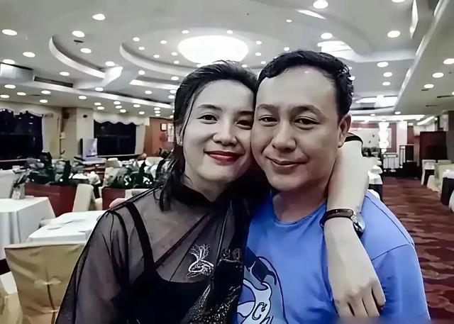 这张照片估计宋佳就算是出 20 万也想把它删掉吧