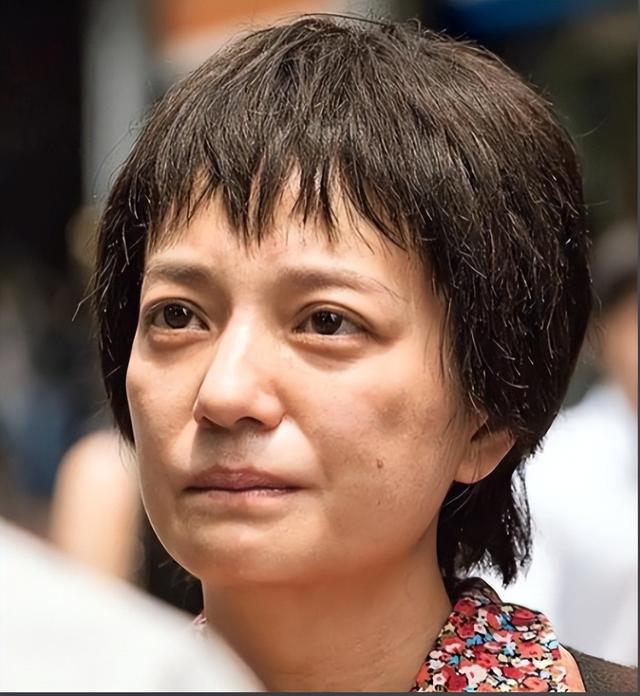 封杀4年后，49岁赵薇又有消息，因胃癌去世传闻5个月前就真相大白