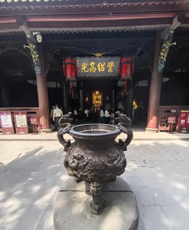 成都半日闲：武侯祠与街头小吃