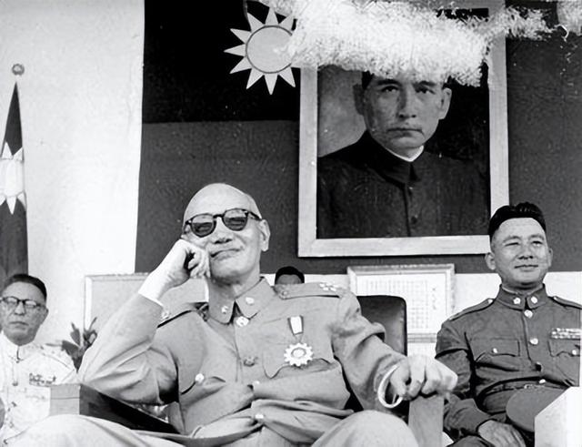 蒋介石晚年曾痛骂：我丢掉大陆怪不得别人	，罪魁祸首就是这二人