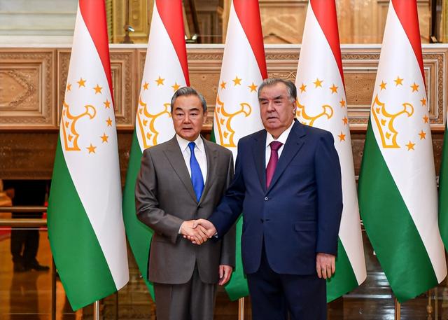 日本绕后截胡	，邀五国首脑齐聚，中日拉锯战下，中国后方响起警报