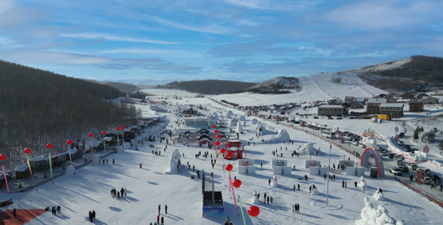 呼伦贝尔市第七届冰雪日暨牙克石凤凰山冰糖葫芦冰雪艺术季系列活动盛大启幕！
