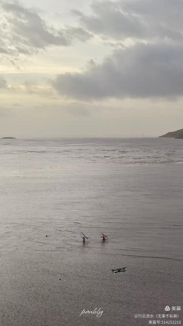 彩色旅图｜光影里的霞浦：捕捉退潮日出的瞬间，沙滩带着酒窝微笑