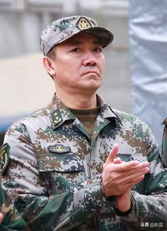 这一次，被人民日报“点名”的67岁李幼斌，让整个娱乐圈都沉默了
