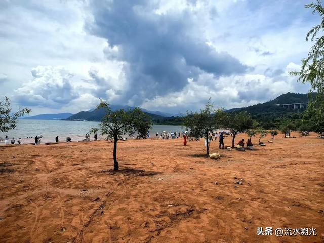 玉溪抚仙湖:隐藏在红沙与三色湖水间的滇中“珀斯”
