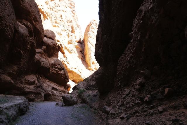 黄河岸边，走进神龙谷（峡谷内部）
