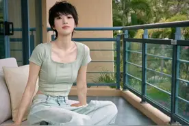 华为二公主姚安娜和男友疑被偶遇！真人漂亮有气质，消费平价低调图片