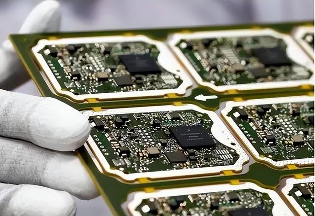 美媒：荷兰考虑放弃夺取安世控制权，但前提是恢复芯片供应