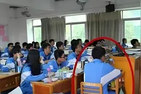 有一种私心叫做班主任“调座位”，看似公平，实则满是套路图片