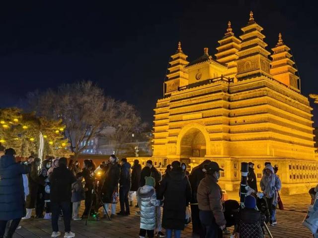 开门红！呼和浩特元旦接待游客171万人次，旅游收入近11亿元，全城跨年热力破纪录！