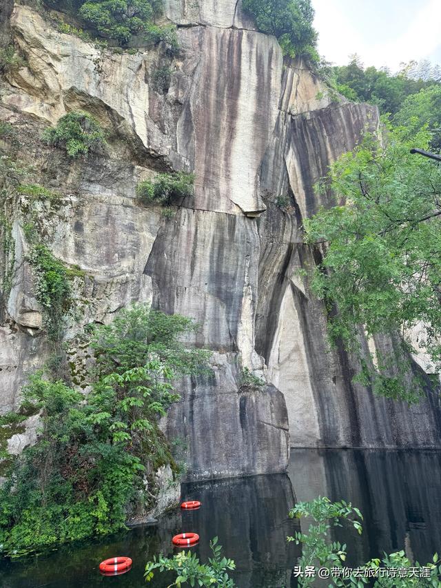绍兴东湖，宛如巧夺天工的山水大盆景