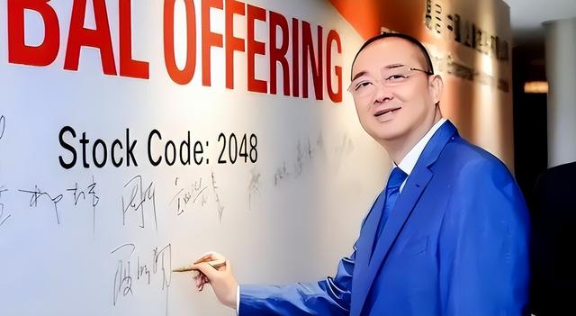 被曝藏身美国4个月	，恒大前总裁再迎坏消息，许家印最后希望破灭