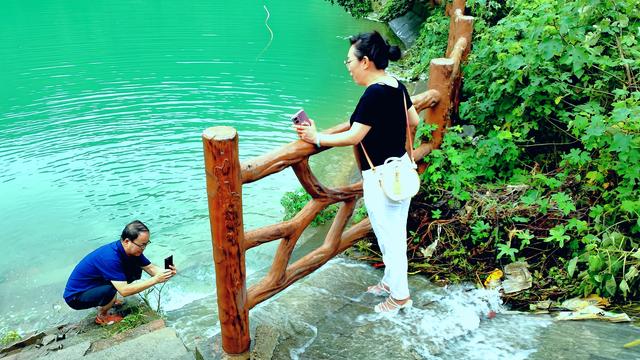一汪碧水胜九寨：无锡龙山深处的秘境潭影