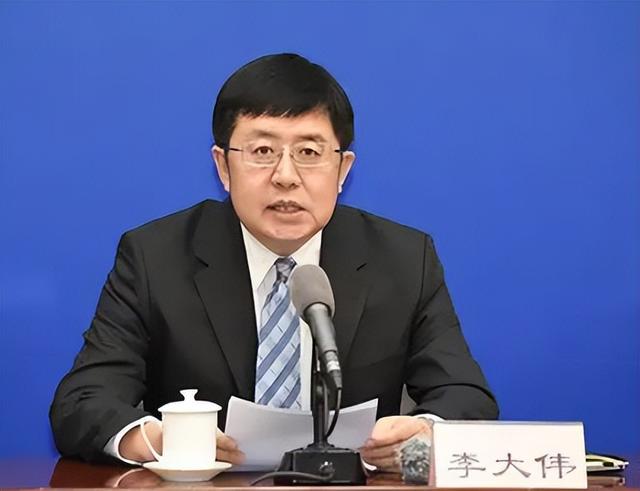 中央重磅文件！国家踩刹车，未来10年财政格局要变天，什么信号？