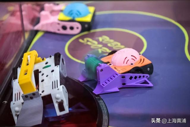 铲翻、撞飞、KO！格斗机器人大赛“弹眼落睛”