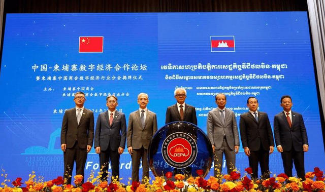 最重视中国阅兵的国家，第一个抵达北京，89岁太后扶光头国王下机