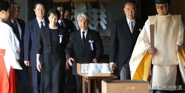 民调下跌后，高市早苗急着搬家，得罪中国的下场，日本恐承受不起