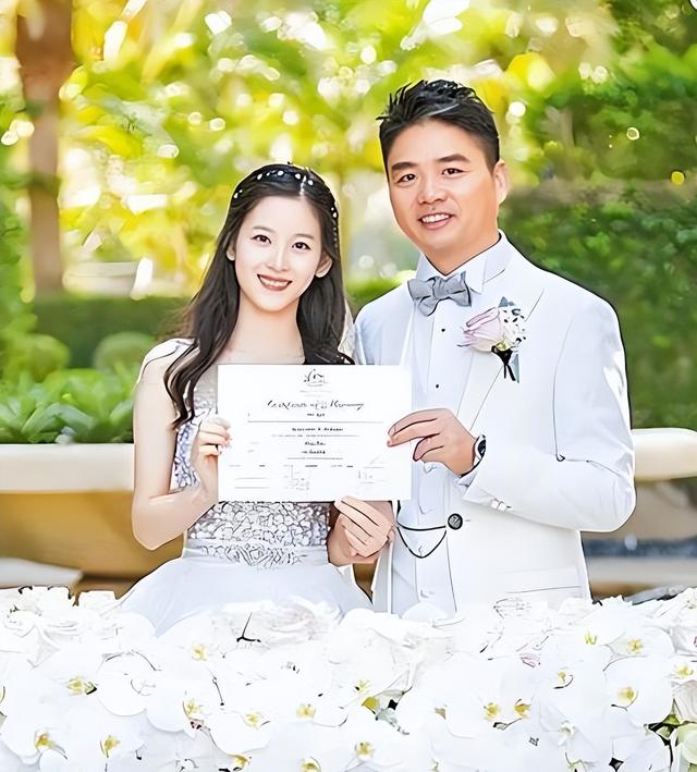 刘强东没想到，离过年不到2月，章泽天走上了和田朴珺一样的路