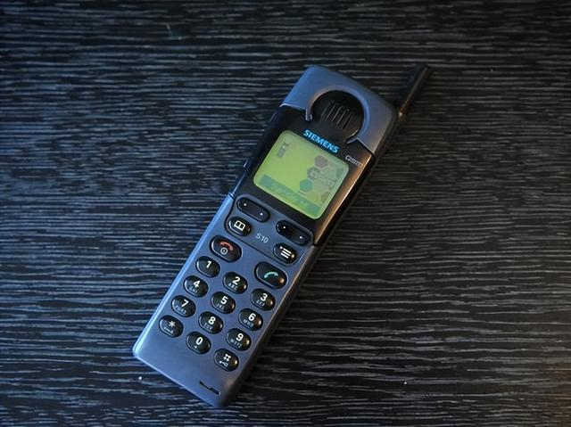 通信历史连载821-世界第一部彩屏手机到底是谁-1997年-2002年