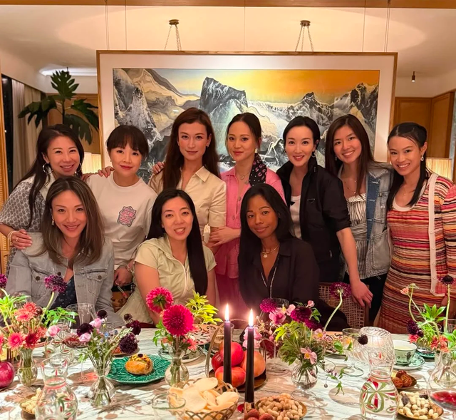 霍震霆没想到，44岁儿媳郭晶晶再次官宣喜讯，让整个阔太圈沉默了