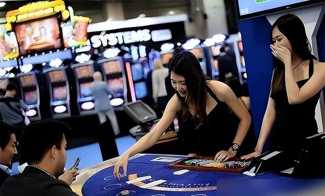 边境赌博有多可怕？女的裸体拍卖，男的生拔指甲，远比想象中可怕