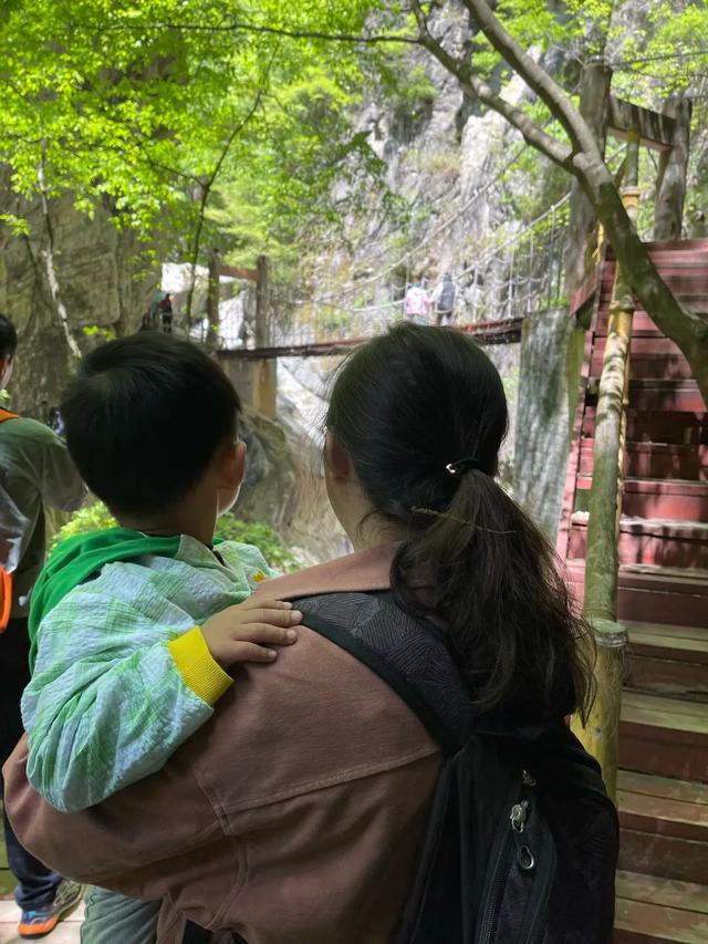 笑不活了！暑假别带小孩去旅行，看似度假实则渡劫！