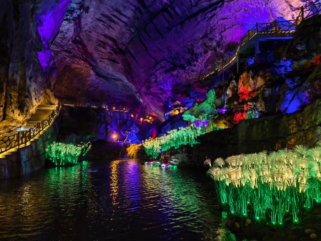 一车一人自驾游（三）：县乡道上遇大雾，山海洞景区不可低估的美