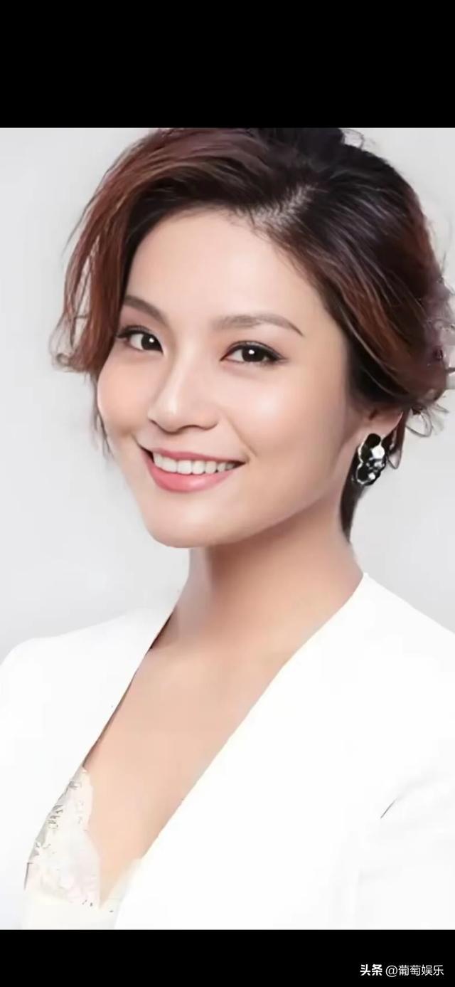 央视主持人 孟盛楠