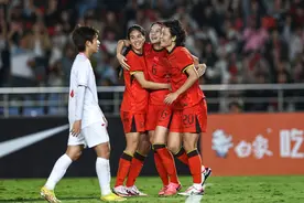 中国女足2比0战胜越南女足 取得永川国际女足锦标赛冠军图片