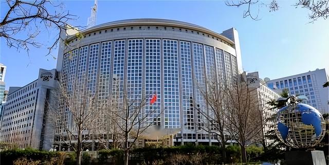 禁止所有中国外交官入境，不让两岸统一，这个国家比美国还要嚣张