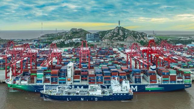 高市早苗支持率达到巅峰，中国接到三大好消息	，美军上将警告日本